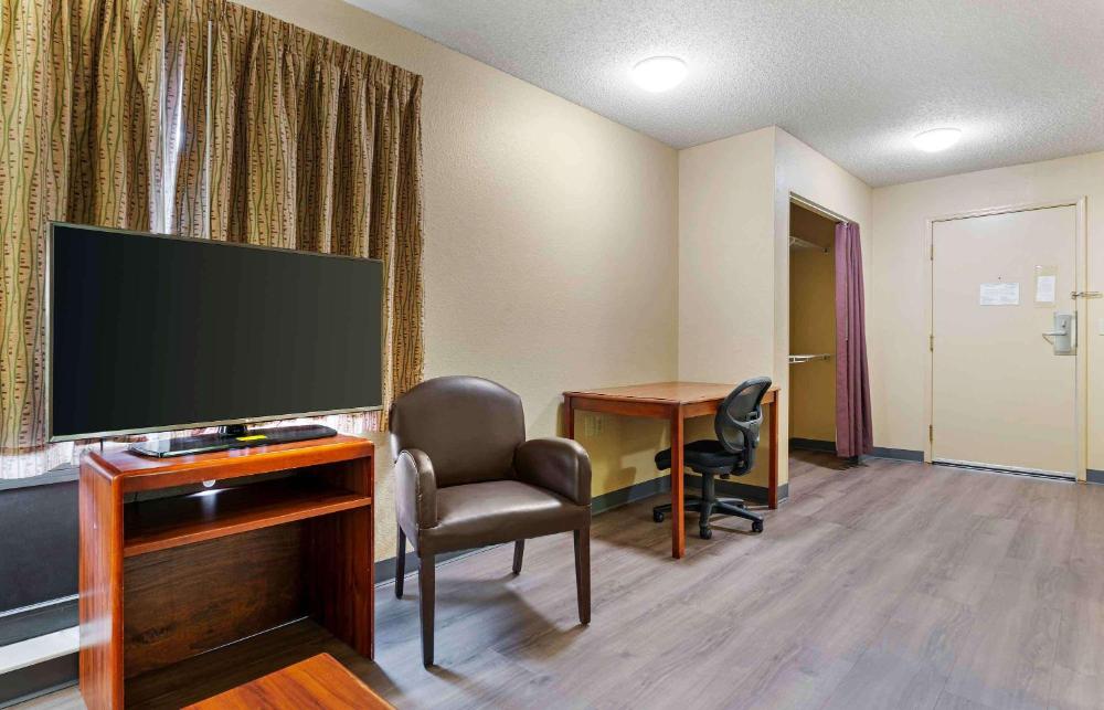 2 Full Beds | Non-Smoking, Kitchen interior